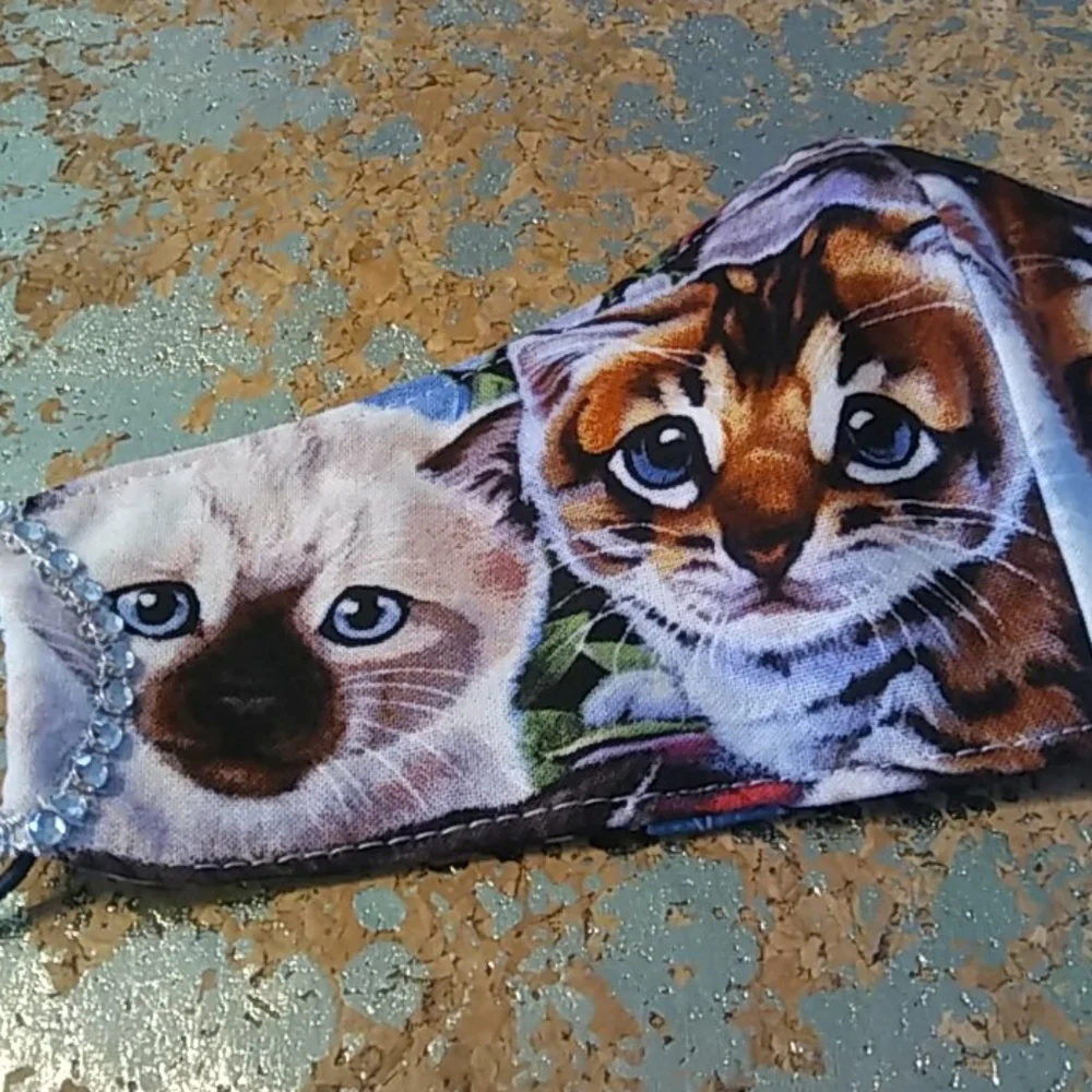 GIRL’S “PORTRAIT OF KITTENS” COTTON FACE MASK